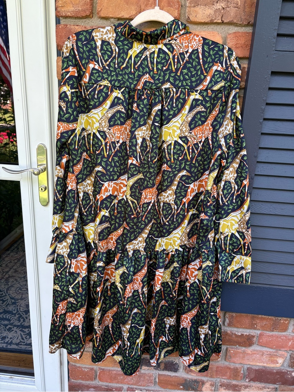 J. Crew Giraffe Print Ruffled Medium - Picture 3 of 9